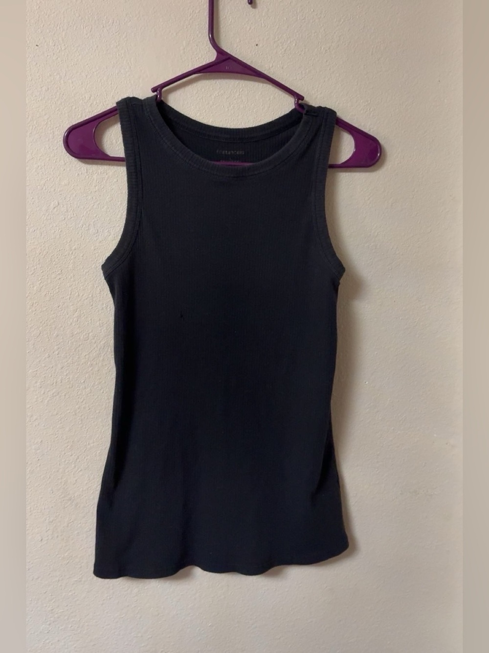 Classic Black Ribbed Tank Top - Women's